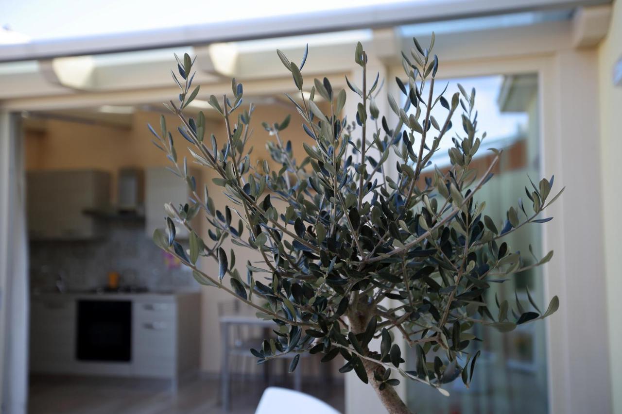 Re Sole Case Vacanze - Esclusivo Attico M A R T E Con Spaziosissima Terrazza Solarium Attrezzata อาโวลา ภายนอก รูปภาพ