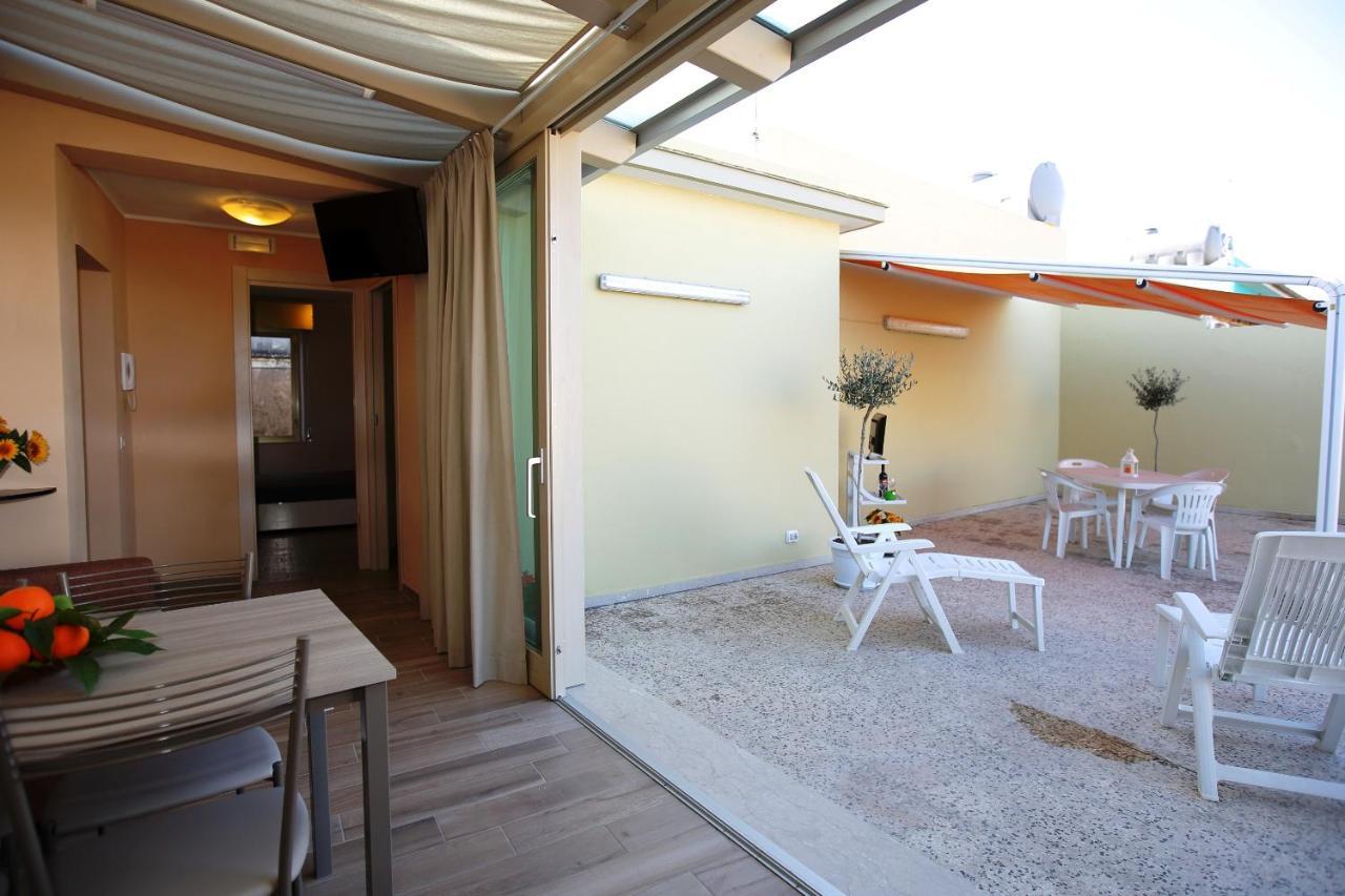Re Sole Case Vacanze - Esclusivo Attico M A R T E Con Spaziosissima Terrazza Solarium Attrezzata อาโวลา ภายนอก รูปภาพ