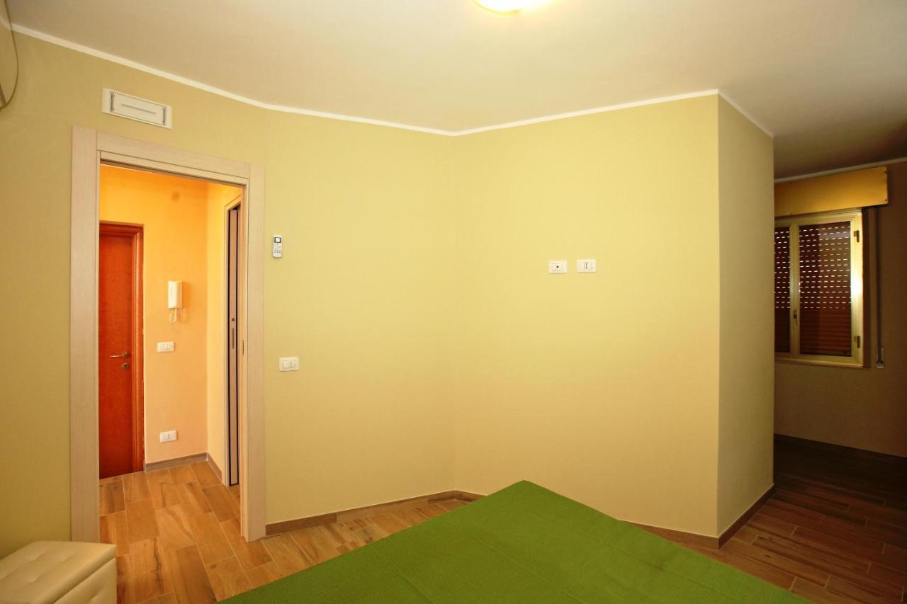Re Sole Case Vacanze - Esclusivo Attico M A R T E Con Spaziosissima Terrazza Solarium Attrezzata อาโวลา ภายนอก รูปภาพ